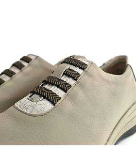 Detalle zapatos mujer sin cordones Suave Úrsula