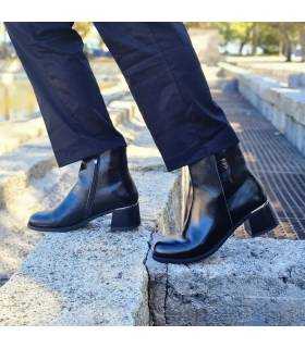 Botines Treintas mujer negros  puestps cpon pantalon negro