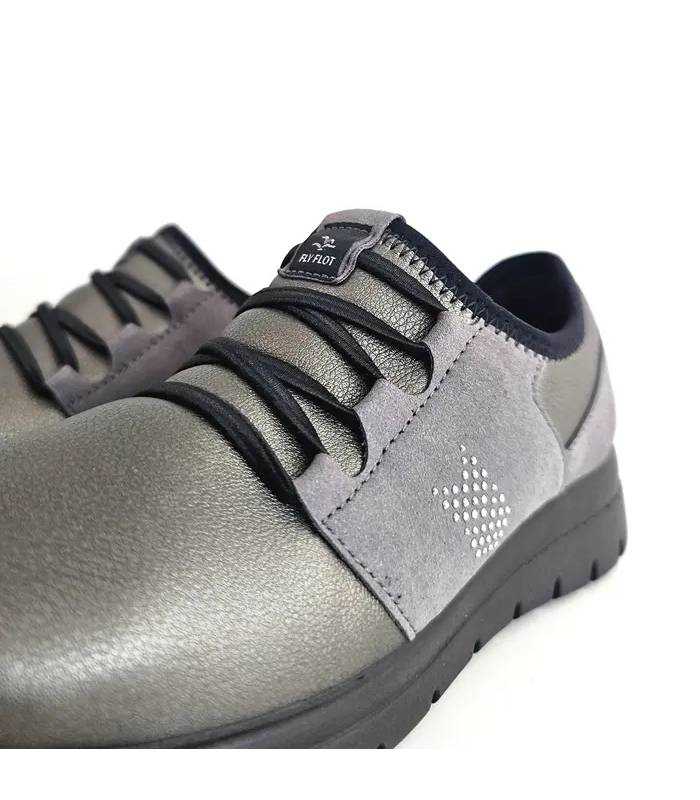 Detalle zapatos FlyFlot mujer gris cordones elásticos