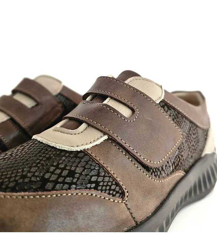 Detalle velcro zapatos Suave by Leyland mujer