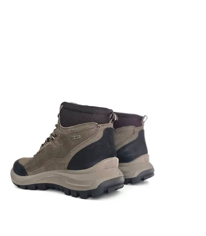 Vista trasera botas hombre casual Luisetti