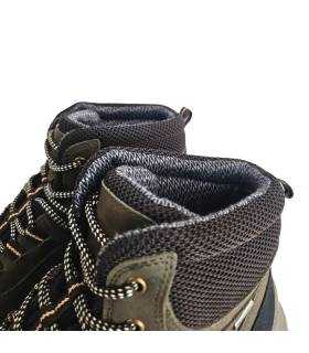Detalle cuello acolchado botas Luisetti hombre