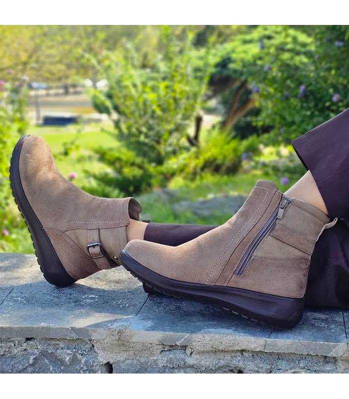 Botines Mysoft mujer beige Water Repellent beige puestos con pantalon marron