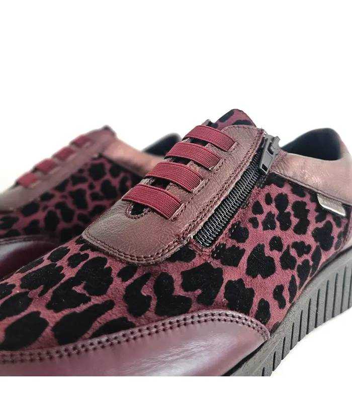 Detalle gomas elásticas zapatos Barefly mujer burdeos