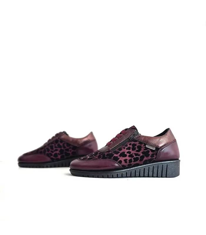 Perfil zapatos Barefly mujer animal print burdeos