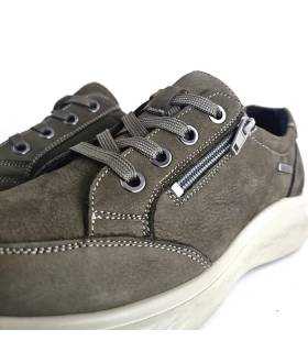 Detalle zapatos mujer horma ancha G Comfort verde oliva
