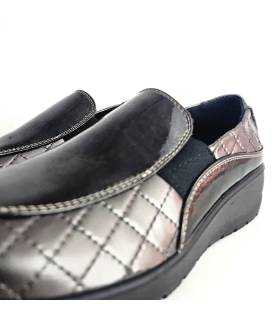 Detalle mocasines Doctor Cutillas mujer metalizados