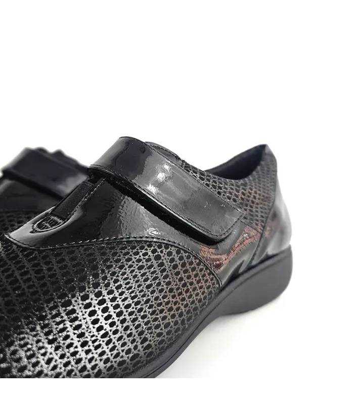Detalle zapato Doctor Cutillas mujer con cierre de velcro