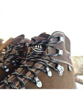 Detalle cordones botas Chiruca Gore-Tex marrones