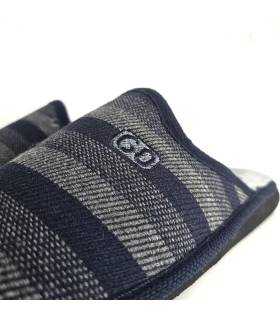 Detalle zapatillas Gomus hombre rayas azul gris