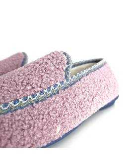 Detalle tejido rizado zapatillas mujer rosas