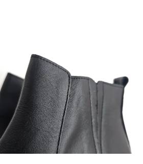 Detalle botines Valerias mujer piel negra
