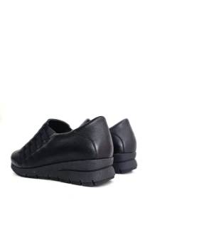Vista trasera zapatos Valerias mujer cuña negra