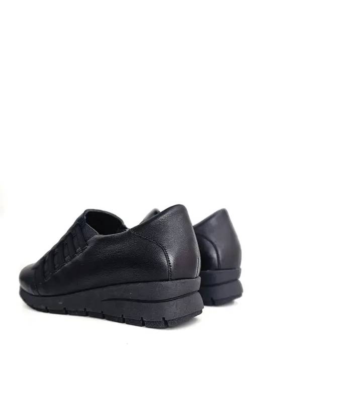 Vista trasera zapatos Valerias mujer cuña negra