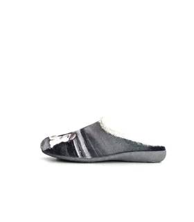 Perfil lateral de zapatillas casa mujer con dibujos y ribete de pelo beige