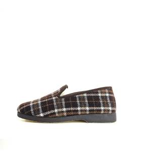 Perfil zapatillas casa hombre clásicas cuadros marrones