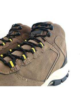Detalle cordones botas Paredes Errezil marrón