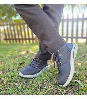 Botines Dockers hombre marrón oscuro  combinadascon pantalon marron puestas