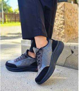 Zapatillas Doctor Cutillas mujer invierno con plantilla extraíble negras puestas