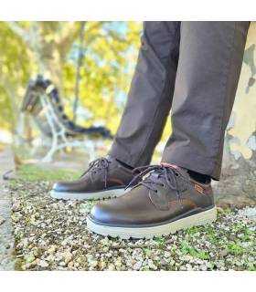Zapatos casual hombre piel marrónes puestos