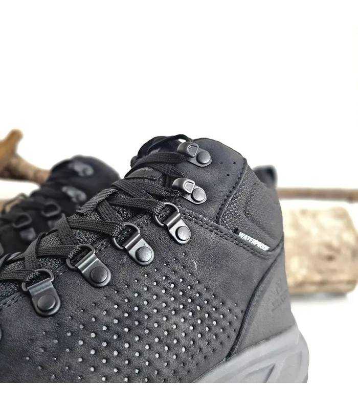 Detalle cordones botas Nicoboco Goofy Mid negras