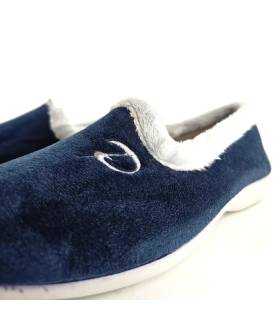Detalle zapatillas mujer marino cerradas Pelusin