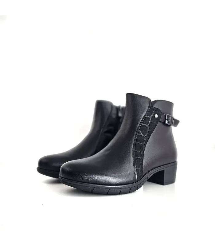 Botines Treintas mujer piel negra vista frontal