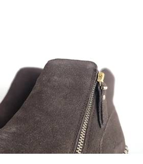 Detalle cremallera botines Skechers mujer marrones