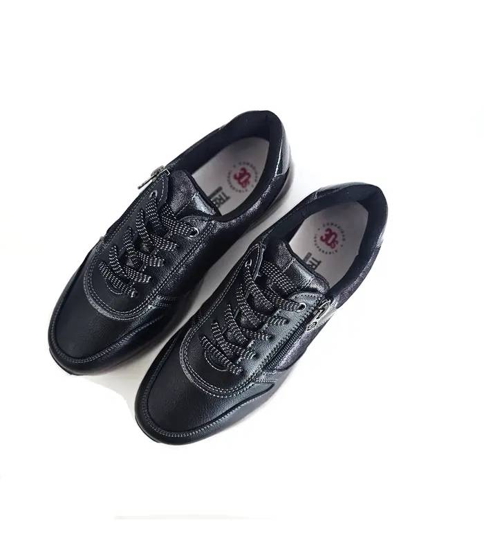 Vista superior zapatos Treintas mujer deportivos negros