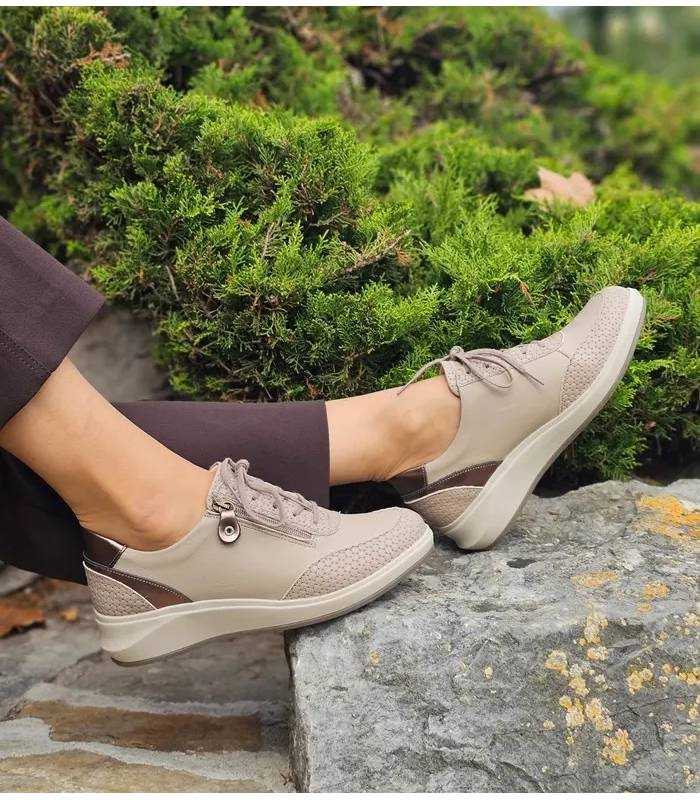 Zapatos Suave by Leyland Marie beige mujer puestos