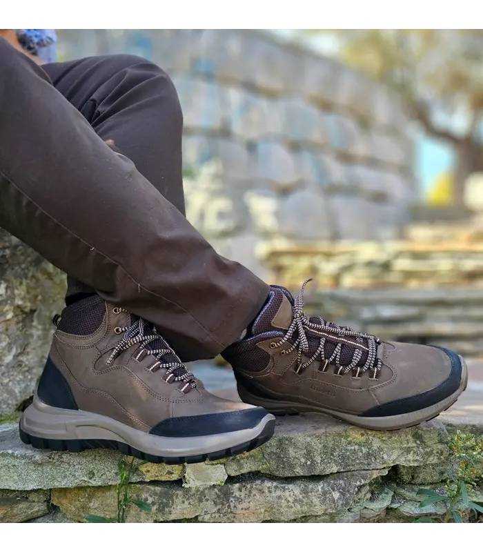 Botas hombre casual Luisetti en piel marrón puestas