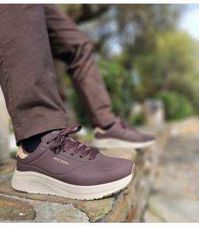 Zapatillas casual hombre Skechers Uno Lite 2 marrones puestas