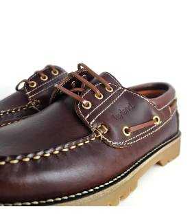 Detalle piel y cordones náuticos Leyland hombre marrón
