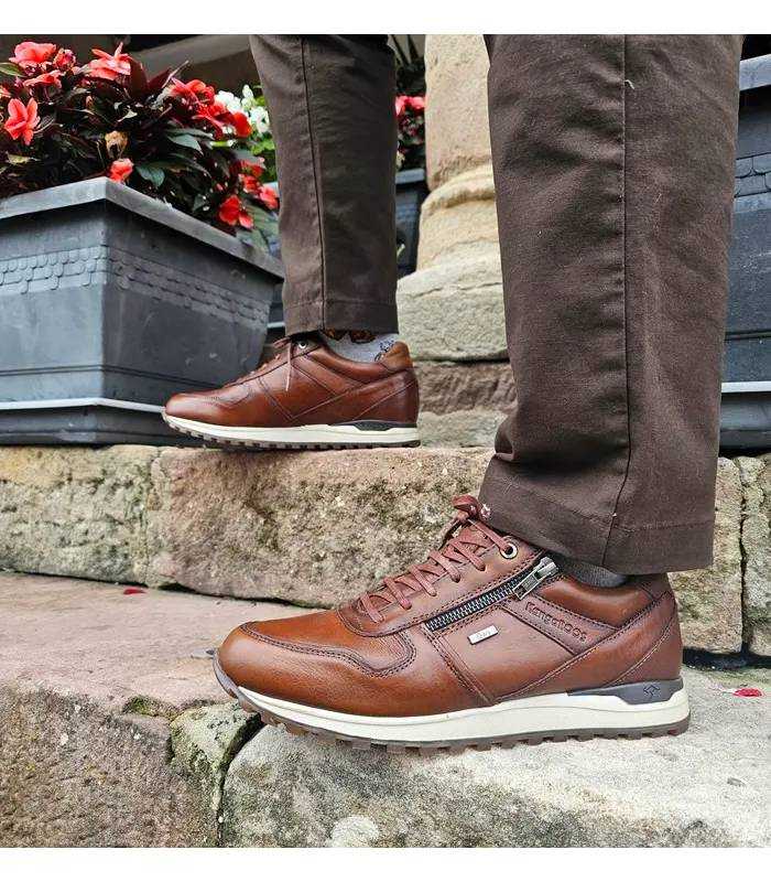 Zapatos impermeables hombre piel KangaROOS XDRY marrones puestos