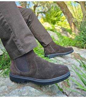 Botines hombre Chelsea impermeables G Comfort marrón puestos con pantalon marron