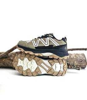 Vista lateral zapatillas senderismo hombre Paredes Aldai