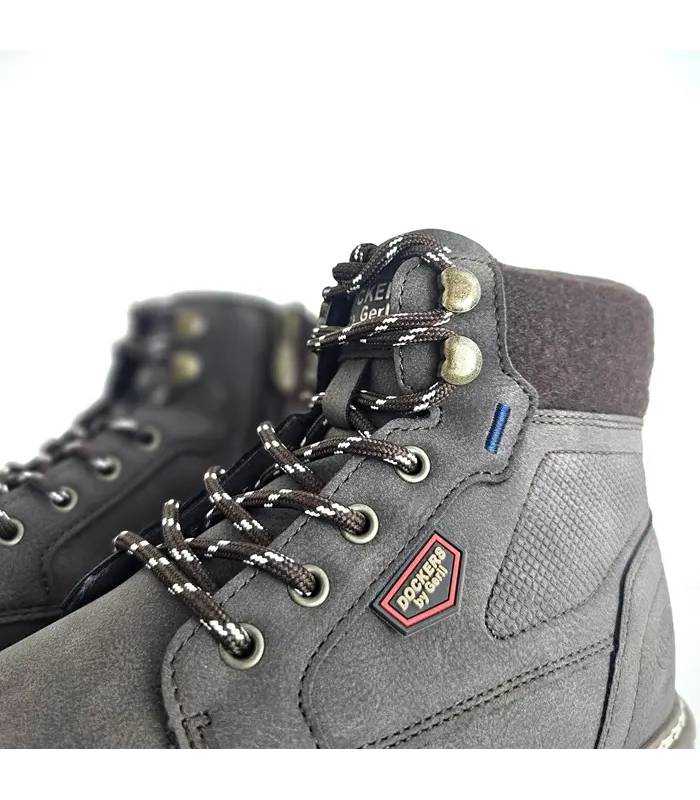 botas Dockers hombre detalle cordones y ganchos