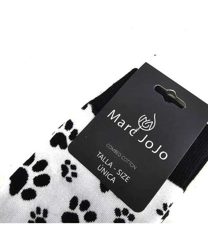 Detalle calcetines huellas de perro Marc JoJo