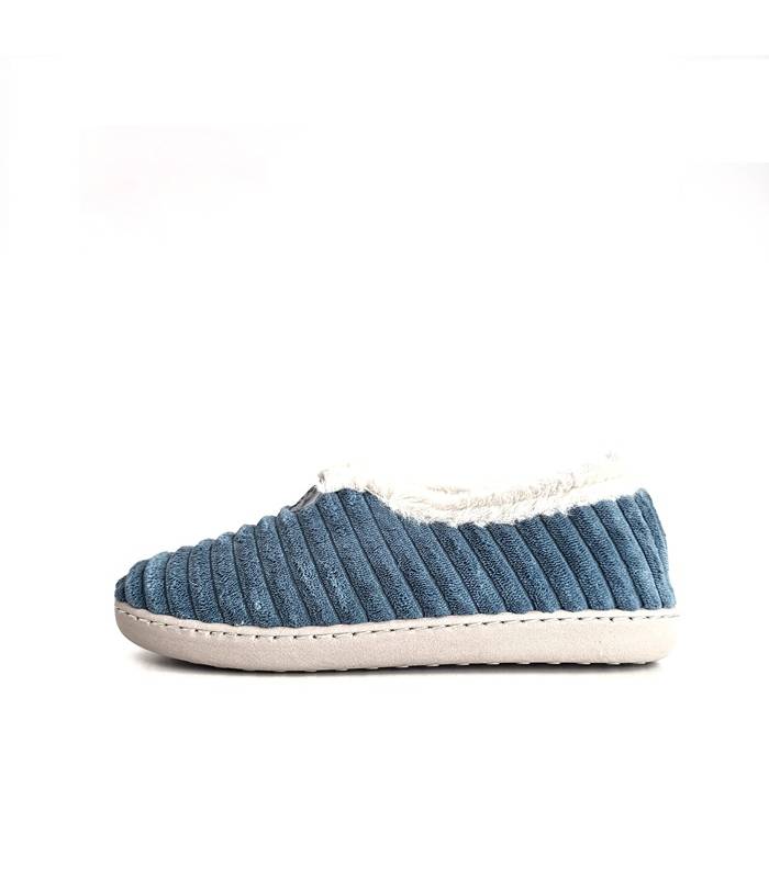 vista lateral de as zapatillas azules de mujer para invierno