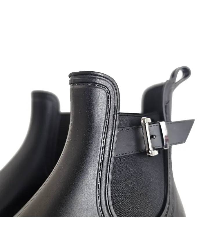 Detalle botines de agua mujer Kelara negros Chelsea