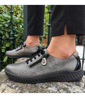 Zapatos deportivos plata reptil Ani Suave By Leyland puestos