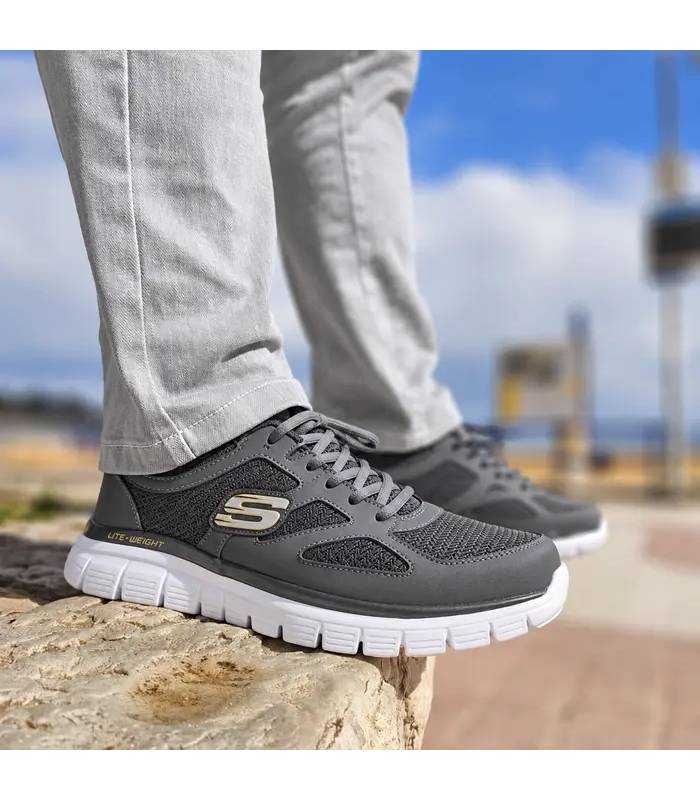 Zapatillas Skechers deportivas hombre Burns Agoura puestas