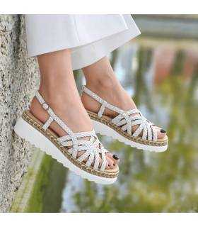 Sandalias plataforma mujer Chika10 trenzadas blancas puiestas