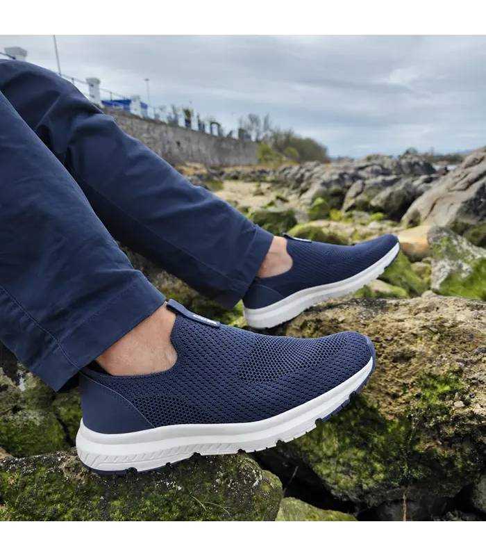 Zapatillas Nicoboco ligeras hombre tipo mocasín puestas