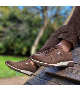 Zapatos hombre impermeables Kangaroos marrón claro puestos
