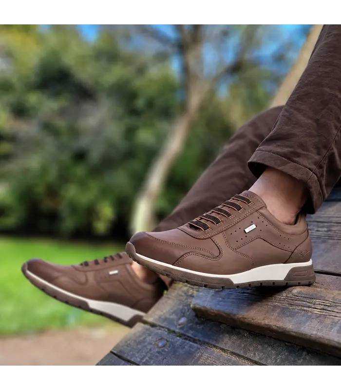 Zapatos hombre impermeables Kangaroos marrón claro puestos