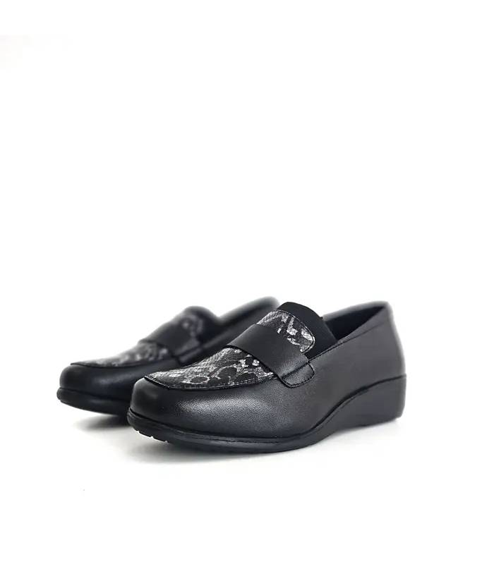 Mocasines Comfort Class mujer negros con animal print