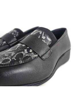 Mocasines negros mujer Comfort Class detalle del animal print