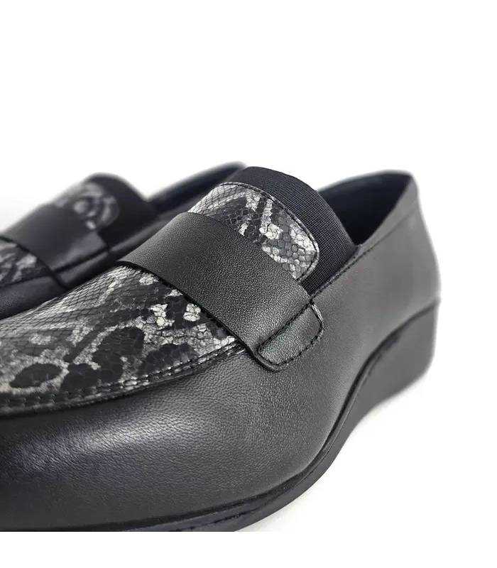 Mocasines negros mujer Comfort Class detalle del animal print