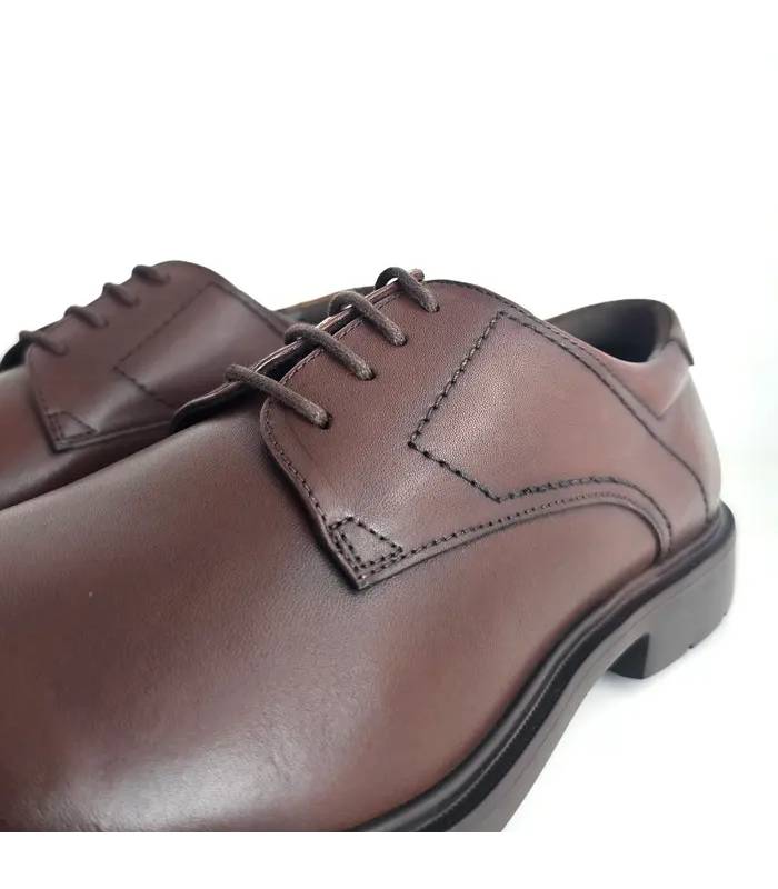 Detalle piel y cordones zapatos Baerchi hombre marrón